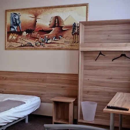 Kolumny 217- Tanie Pracownicze, Parking Bezplatny