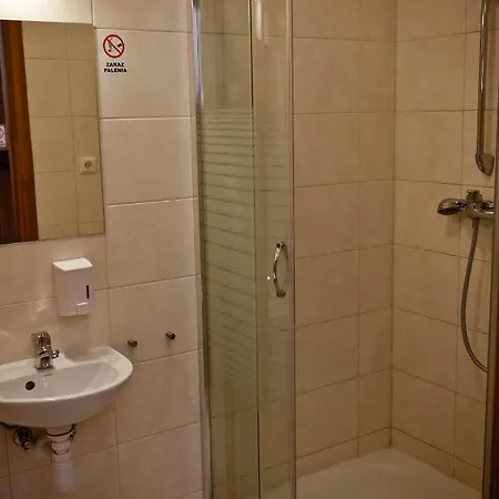 Kolumny 217- Tanie Pracownicze, Parking Bezplatny Lodž