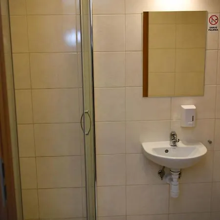 Kwatera prywatna Kolumny 217- Tanie Pracownicze, Parking Bezpłatny *