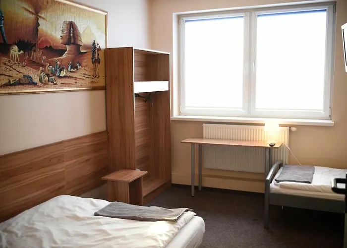 Kolumny 217- Tanie Pracownicze, Parking Bezplatny