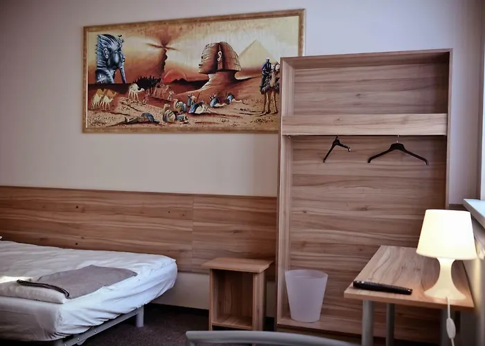 Kolumny 217- Tanie Pracownicze, Parking Bezplatny