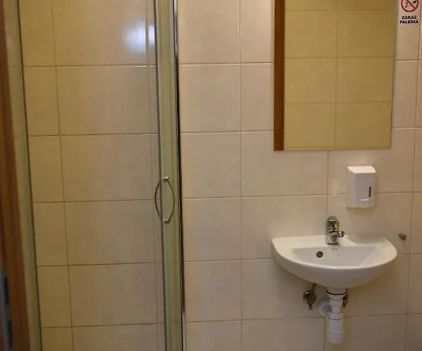 Quarto em Acomodações Particulares Kolumny 217- Tanie Pracownicze, Parking Bezplatny *